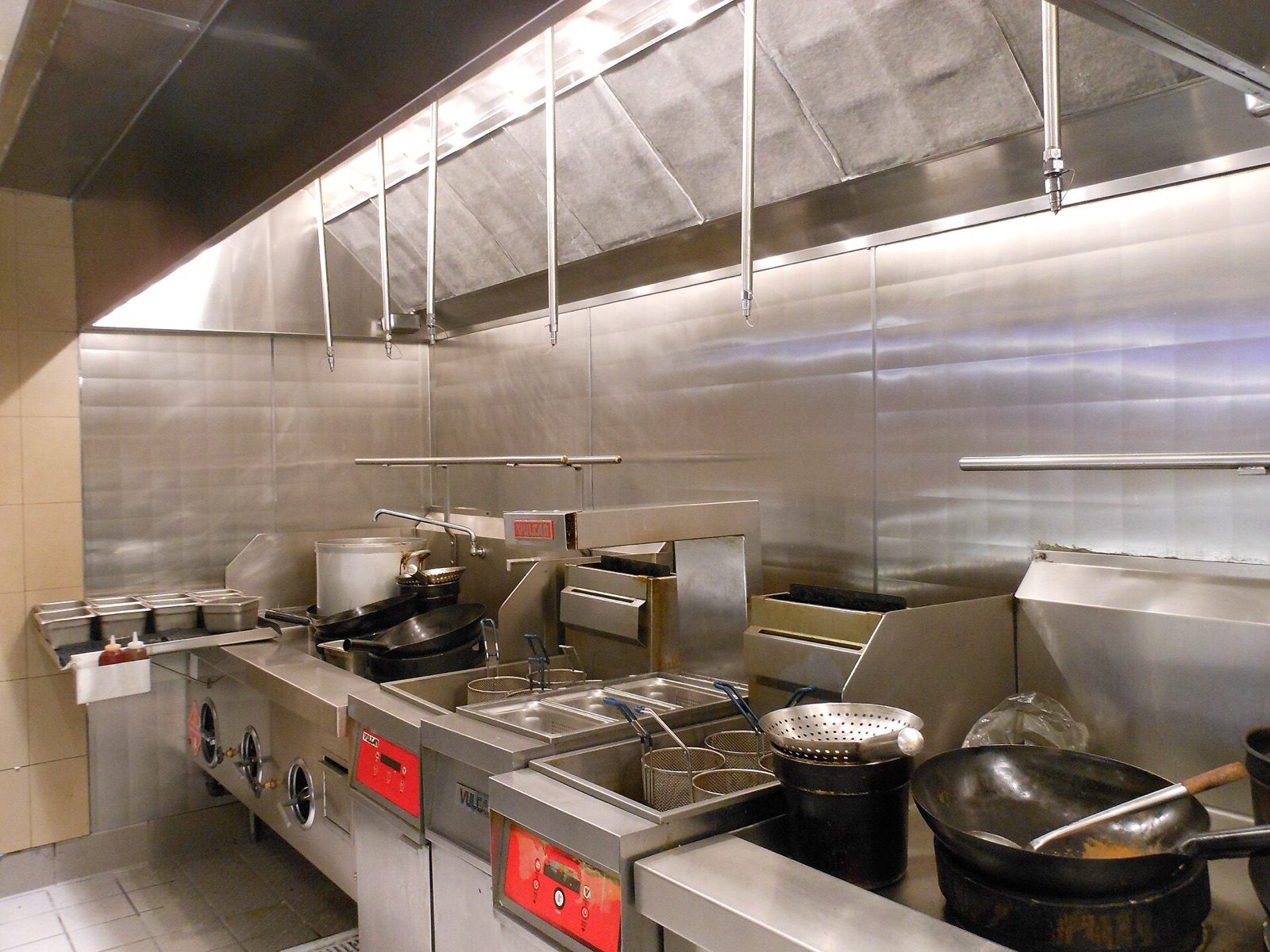 Restaurant HVAC and Makeup Air: Why Your Kitchen Is Always Too Hot
